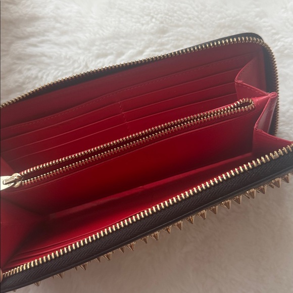 CHRISTIAN LOUBOUTIN Panettone Wallet with Spikes in Black/Gold - Picture 12 of 14